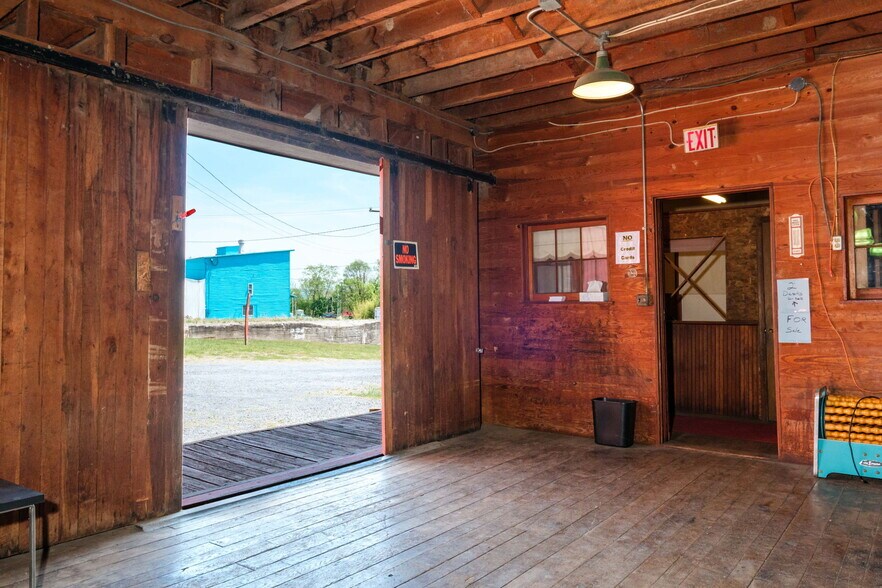 More Photos Of 180 Hollar Circle, Timberville Warehouse For Sale