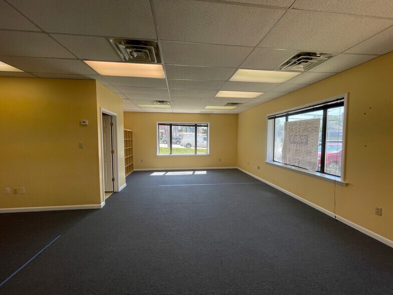 More Photos Of 404-406 W Ridge Pike, Conshohocken Storefront Retail Office For Lease