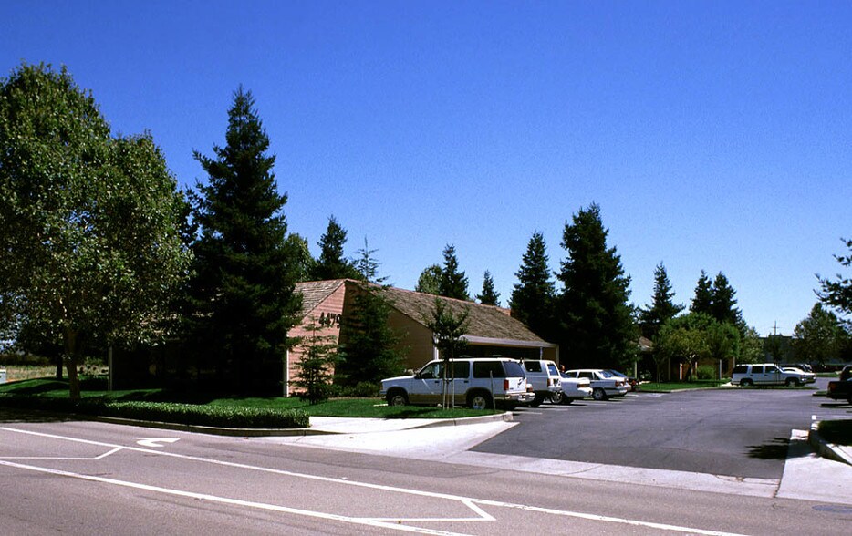 More Photos Of 4463 Stoneridge Dr, Pleasanton Medical For Lease