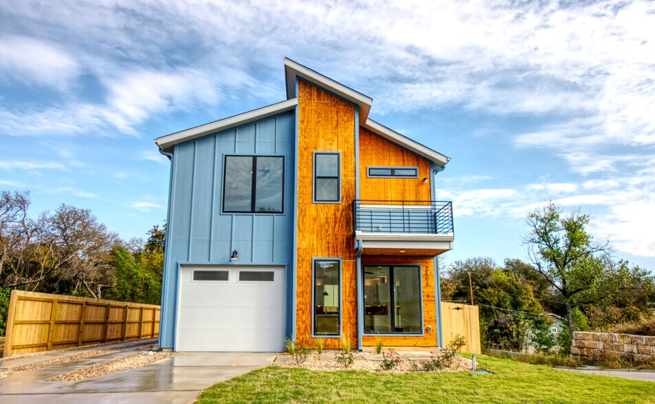 More Photos Of 2608 Bristol Dr, Austin Multifamily For Sale