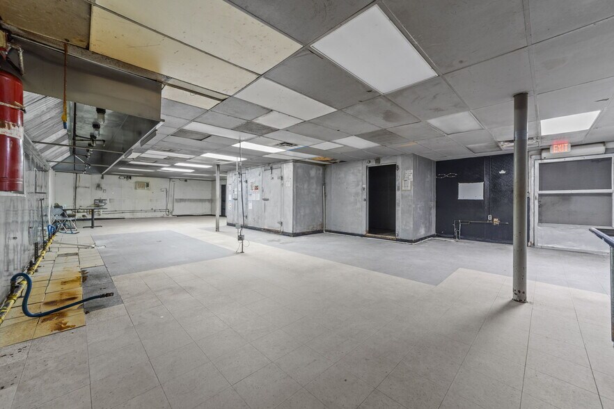 More Photos Of 607 S Main St, King Unknown For Lease