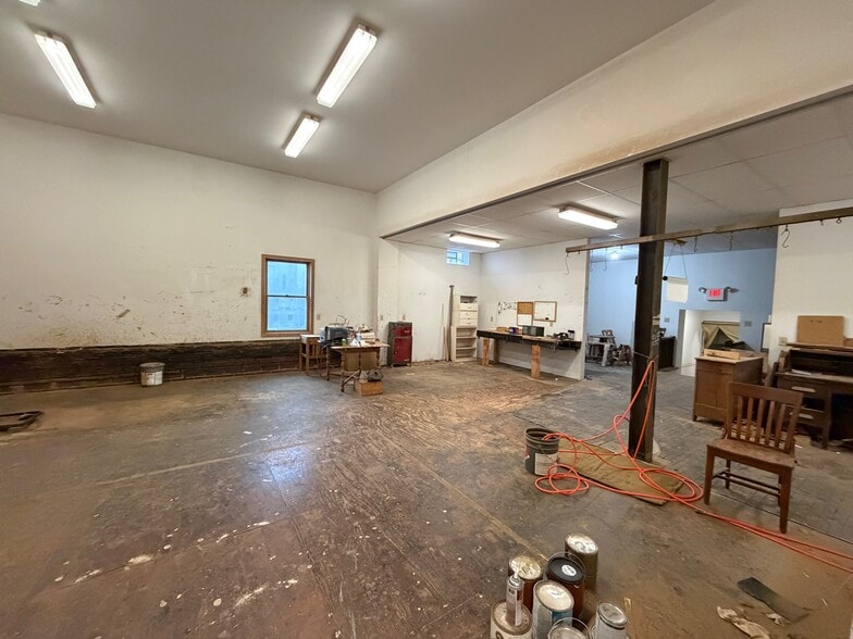 More Photos Of 814 Cleveland Ave NW, Canton Freestanding For Lease