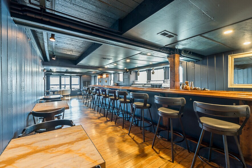 More Photos Of 73 Rocky Neck Ave, Gloucester Restaurant For Sale