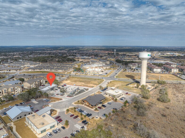 More Photos Of 3016 Independence Dr, New Braunfels Unknown For Lease