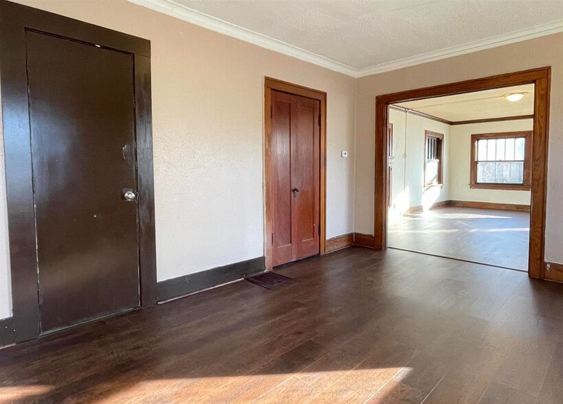 More Photos Of 919 W 3rd St, Peoria Apartments For Sale