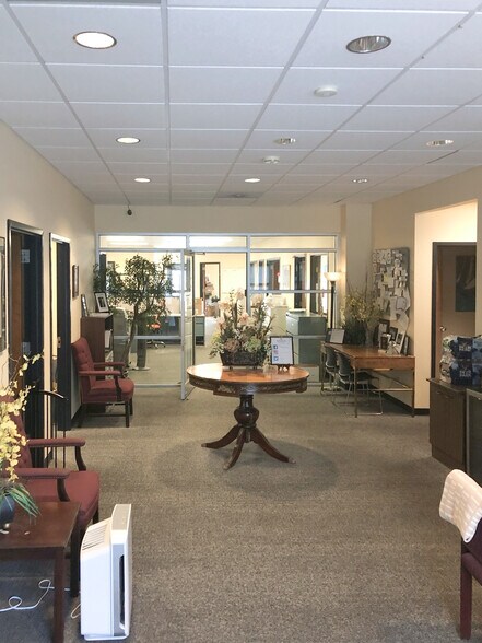 More Photos Of 120-136 Towerview Ct, Cary Research And Development For Lease