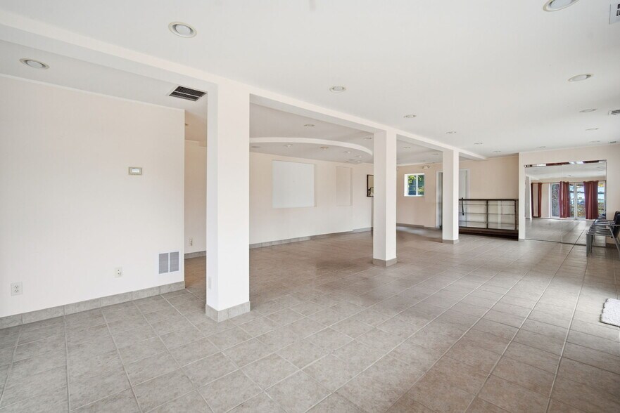 More Photos Of 1632 Riverdale St, West Springfield Freestanding For Sale