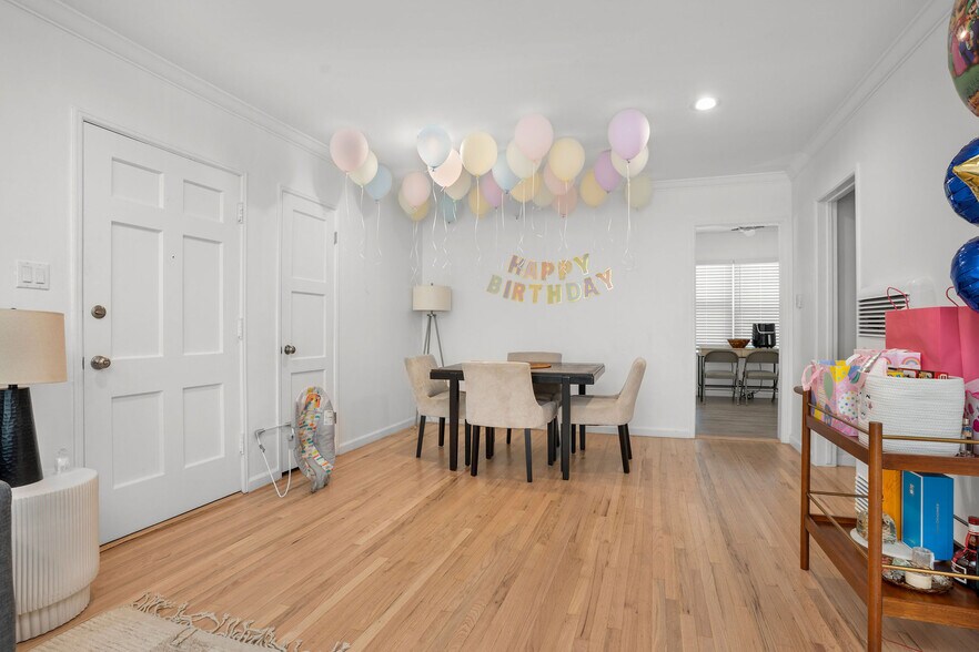 More Photos Of 4259 Cahuenga Blvd, Toluca Lake Apartments For Sale