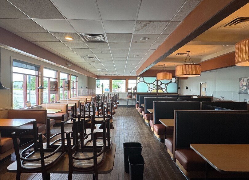 More Photos Of 11475 Cinema Dr, Diberville Restaurant For Sale