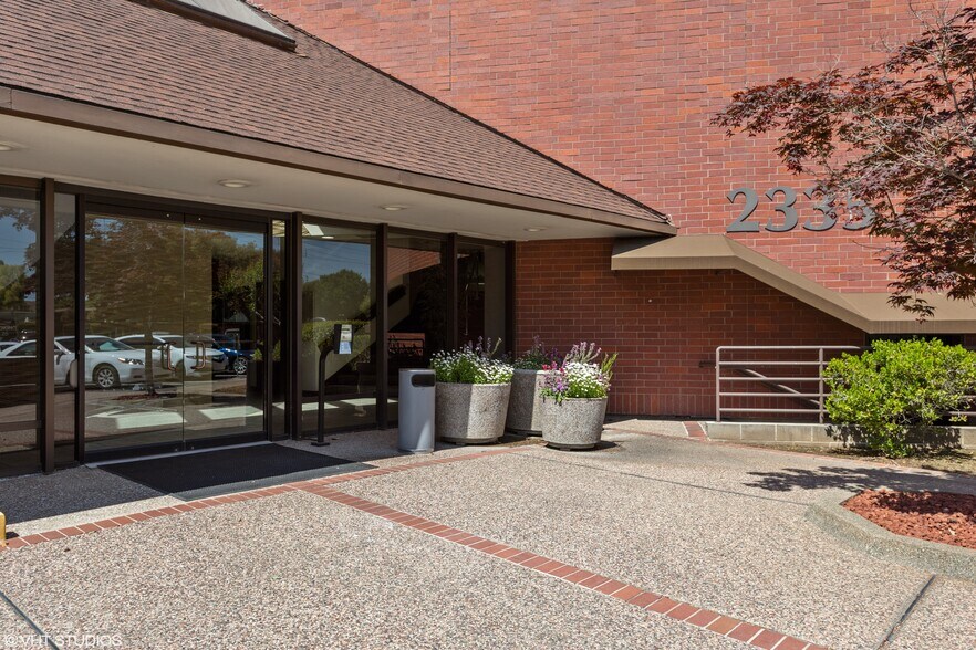 More Photos Of 2335 American River Dr, Sacramento Office For Lease