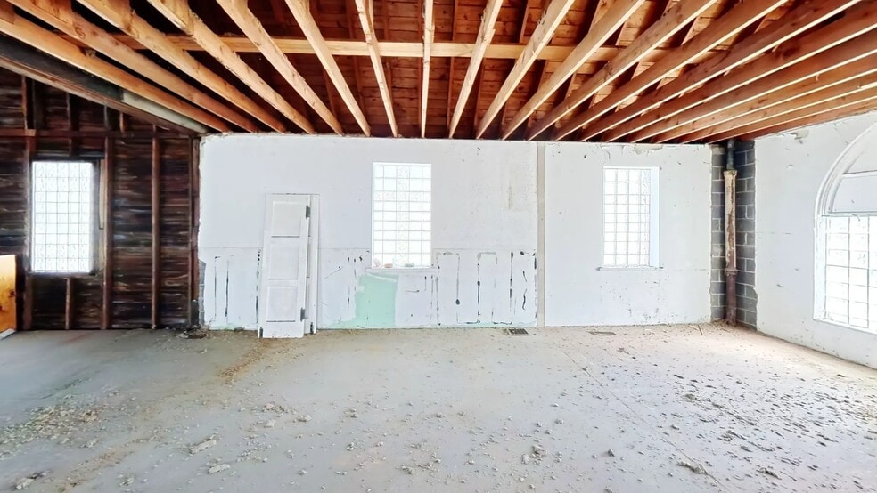 More Photos Of 16 Gordon Ave, Hamilton Specialty For Sale