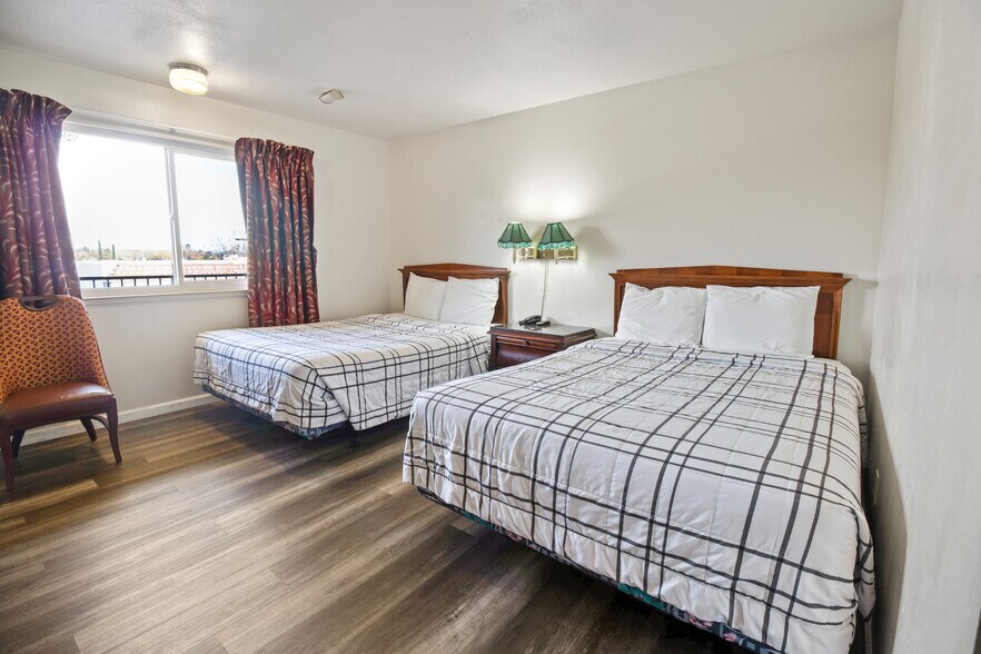 More Photos Of 333 S Main St, Red Bluff Hotel For Sale