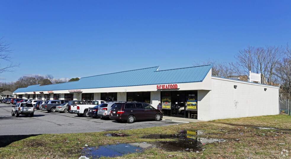 More Photos Of 3546-3590 Towne Point Rd, Portsmouth Storefront For Lease