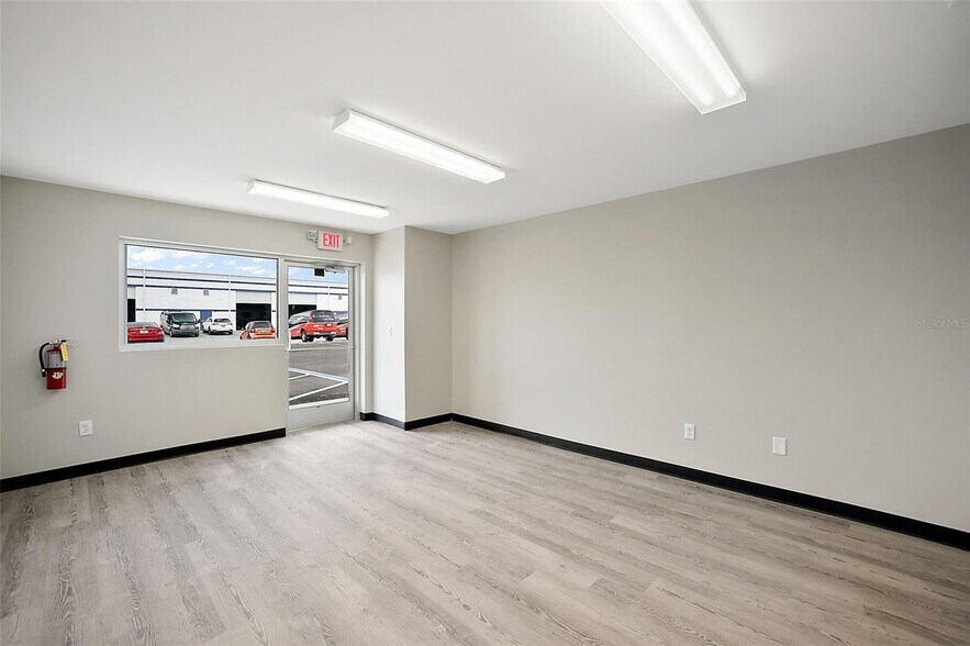 More Photos Of , Leesburg Industrial For Sale