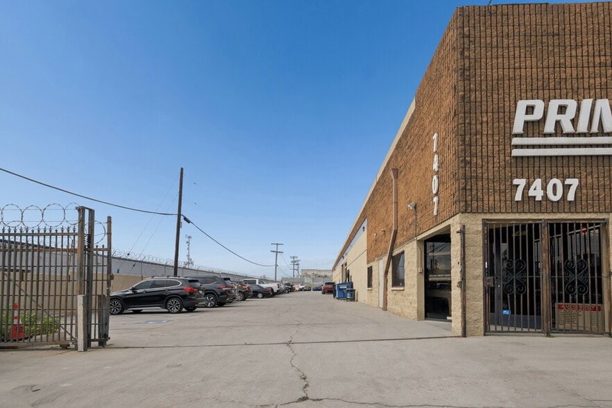More Photos Of 7407 Ethel Ave, North Hollywood Warehouse For Lease
