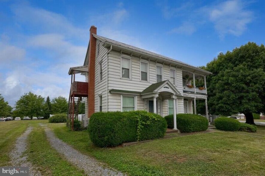 More Photos Of 2167 Main St, Lititz Flex For Sale