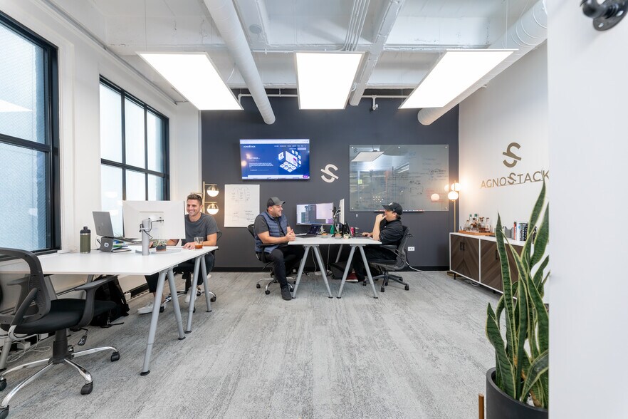 More Photos Of 73 W Monroe St, Chicago Office For Sale