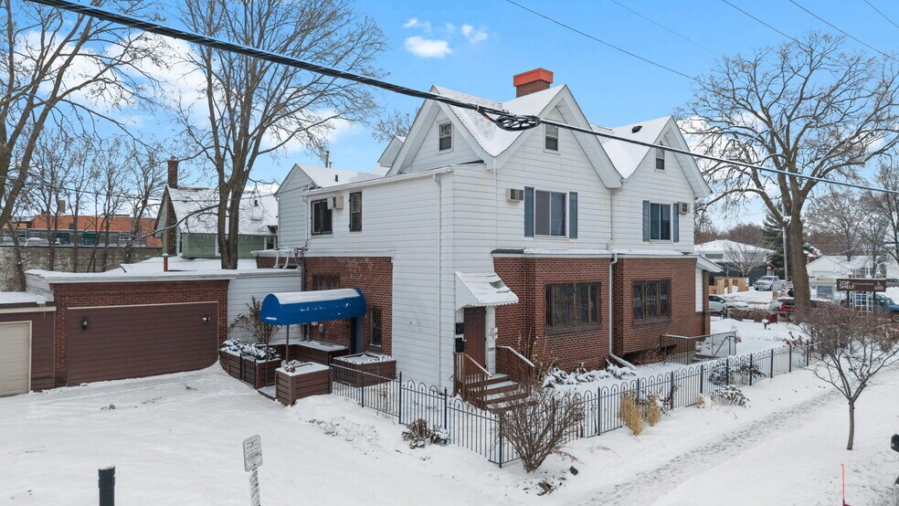 More Photos Of 3040 Lyndale Ave S, Minneapolis Office For Sale