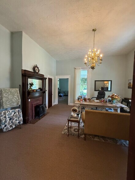 More Photos Of 159 S College St, Hamilton Office For Sale