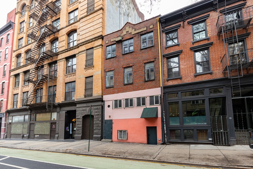 More Photos Of 25 Bleecker St, New York Apartments For Sale