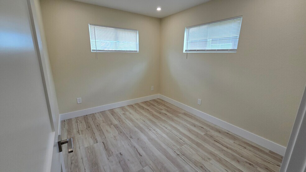 More Photos Of , Houston Multifamily For Sale