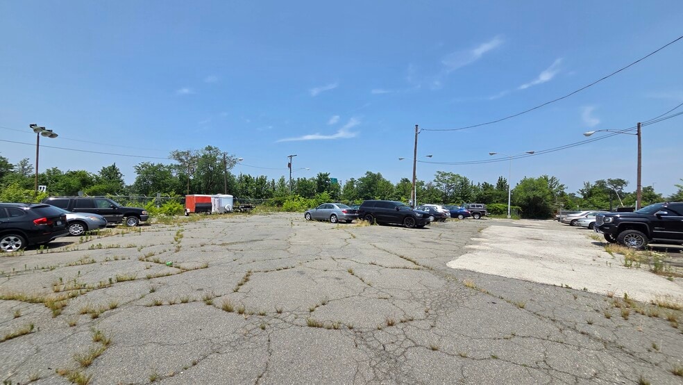 More Photos Of 5719 Leesburg Pike, Falls Church Land For Lease