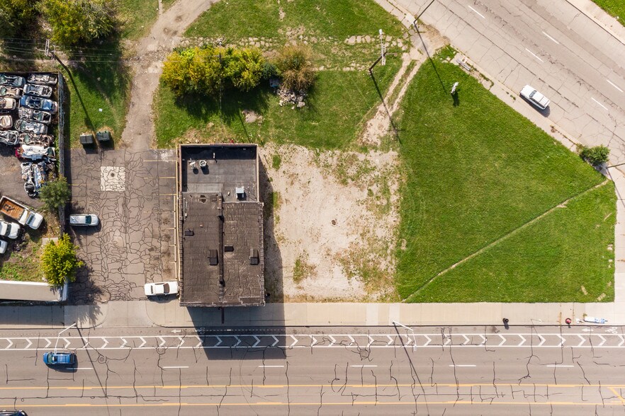 More Photos Of 4515 Grand River Ave, Detroit Freestanding For Lease