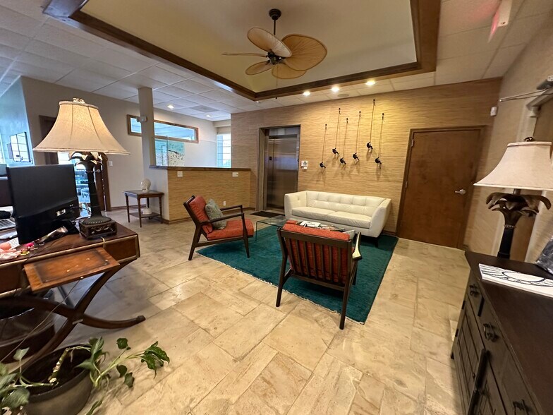 More Photos Of 1125 NE 125th St, North Miami Office For Lease