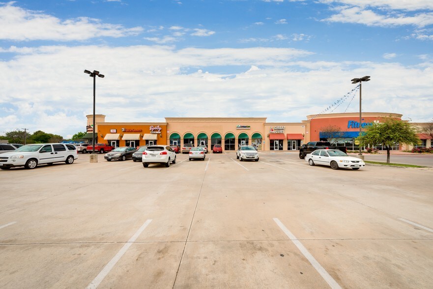 More Photos Of 6801 Rufe Snow Dr, Watauga Unknown For Lease