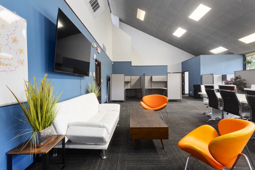 Primary Photo Of 4800 Lamar Ave, Mission Office For Lease