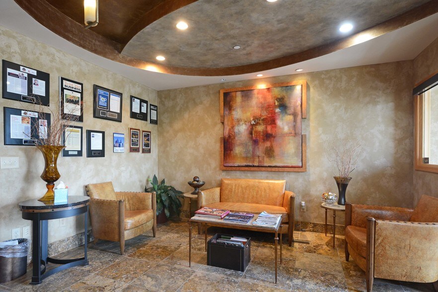 More Photos Of 3340 N Annapolis Ln, Plymouth Office For Lease