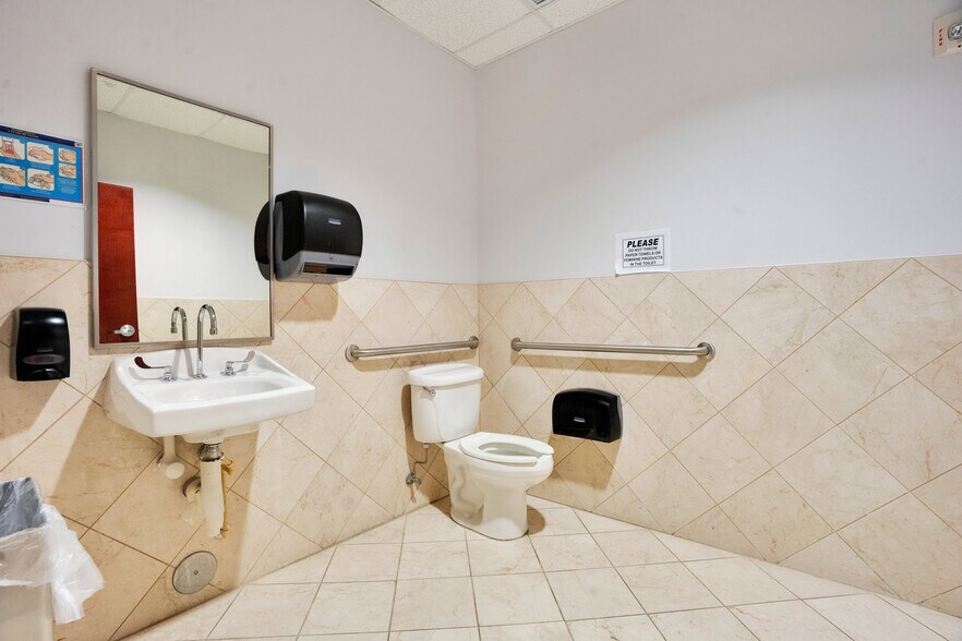 More Photos Of 177 Montgomery Rd, Altamonte Springs Medical For Sale