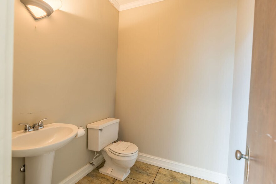 More Photos Of 140 College St, Crofton Schools For Sale