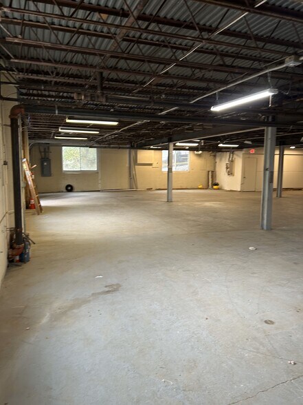 More Photos Of 51 Willow St, Washington Industrial For Sale