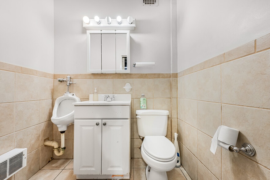 More Photos Of 162-20 77th Rd, Flushing Light Manufacturing For Sale