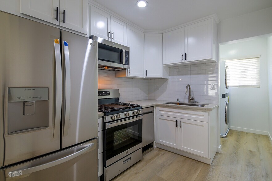 More Photos Of 7323 Valmont St, Tujunga Apartments For Sale