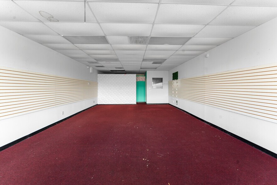 More Photos Of 1962 O'Neal Ln, Baton Rouge Freestanding For Sale