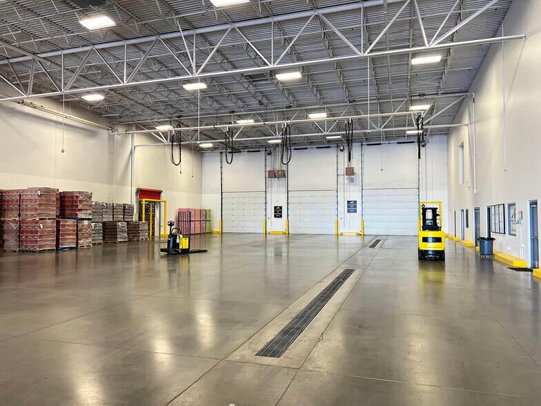 More Photos Of 130 Greenhorn Dr, Pueblo Warehouse For Sale