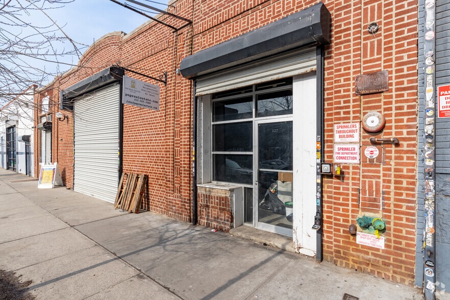More Photos Of 327 Douglass St, Brooklyn Storefront For Lease