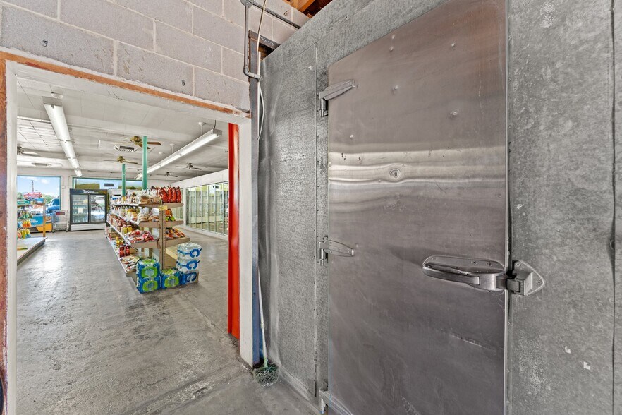 More Photos Of 70932 Highway 60, Wenden General Retail For Sale