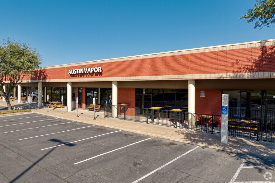 More Photos Of 2000 I-35 S, Round Rock Unknown For Lease