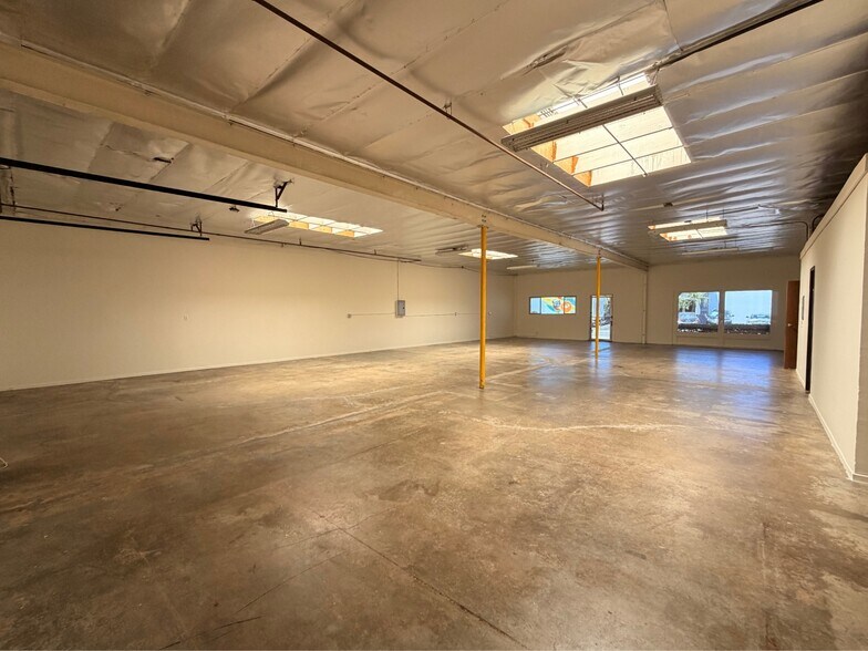 More Photos Of 2227-2229 S Wright St, Santa Ana Light Distribution For Lease