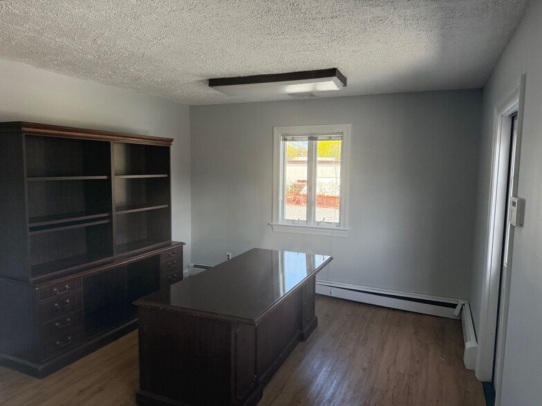 More Photos Of 17 Saint Charles St, Thornwood Storefront Retail Office For Lease