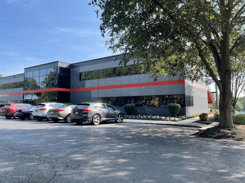 More Photos Of 4 Lemoyne Dr, Lemoyne Medical For Lease