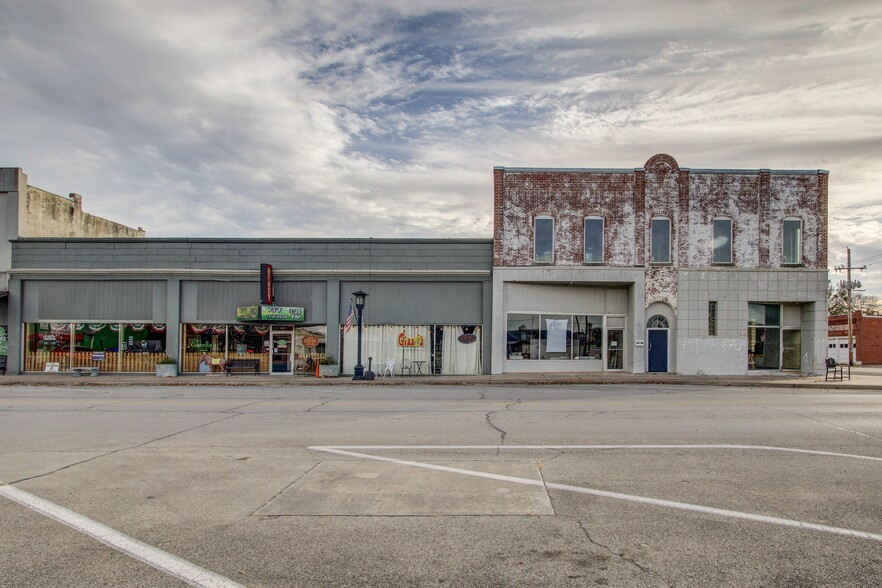 Primary Photo Of 308 E Don Tyler Ave, Dewey General Retail For Sale