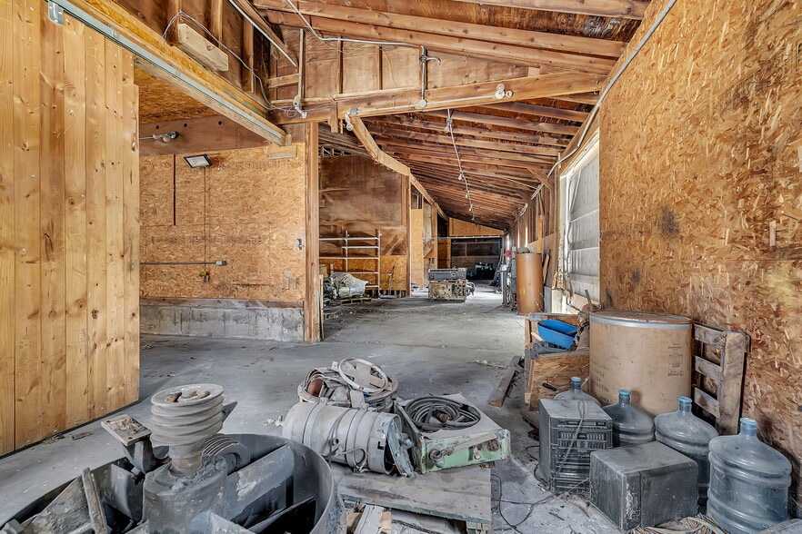 More Photos Of 604 South St, Mazon Warehouse For Sale