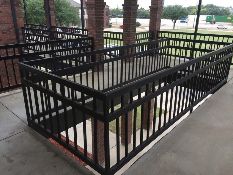 More Photos Of 337 Oaks Trl, Garland Office For Lease