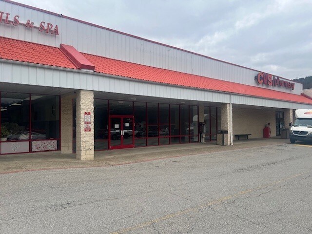 More Photos Of 303-309 Crossings Mall, Elkview Unknown For Lease