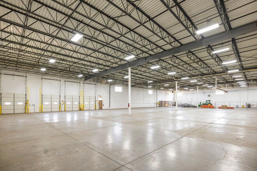 More Photos Of 610 Whitetail Blvd, River Falls Warehouse For Lease