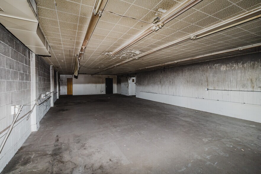 More Photos Of 470 N Seneca St, Wichita Warehouse For Sale